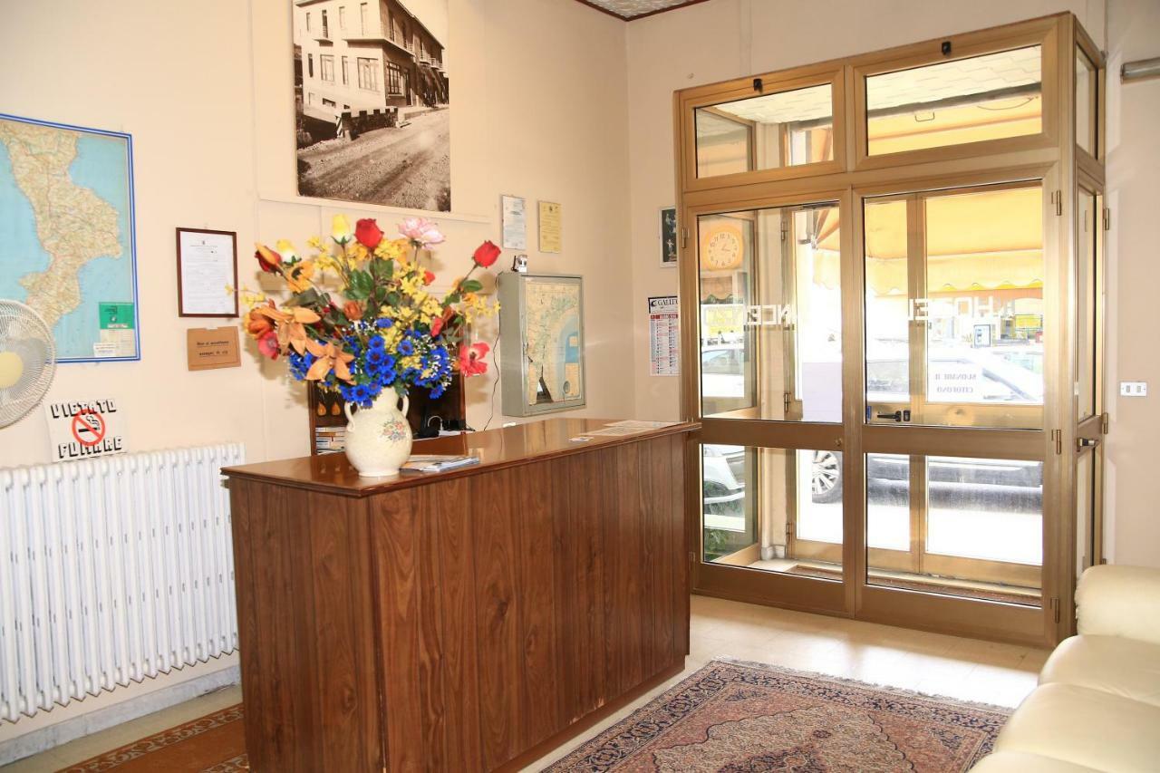 Hotel San Vincenzo Soverato Marina Buitenkant foto
