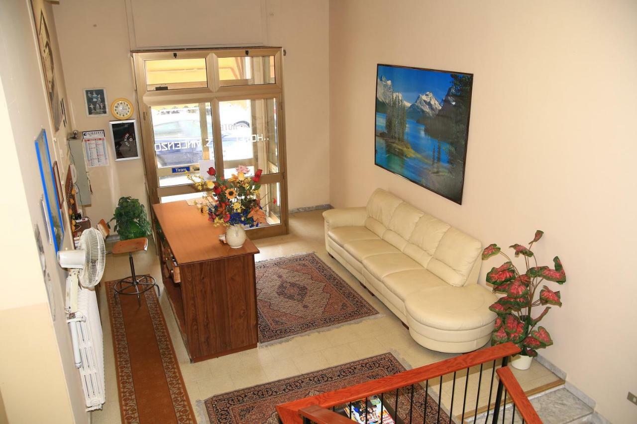 Hotel San Vincenzo Soverato Marina Buitenkant foto